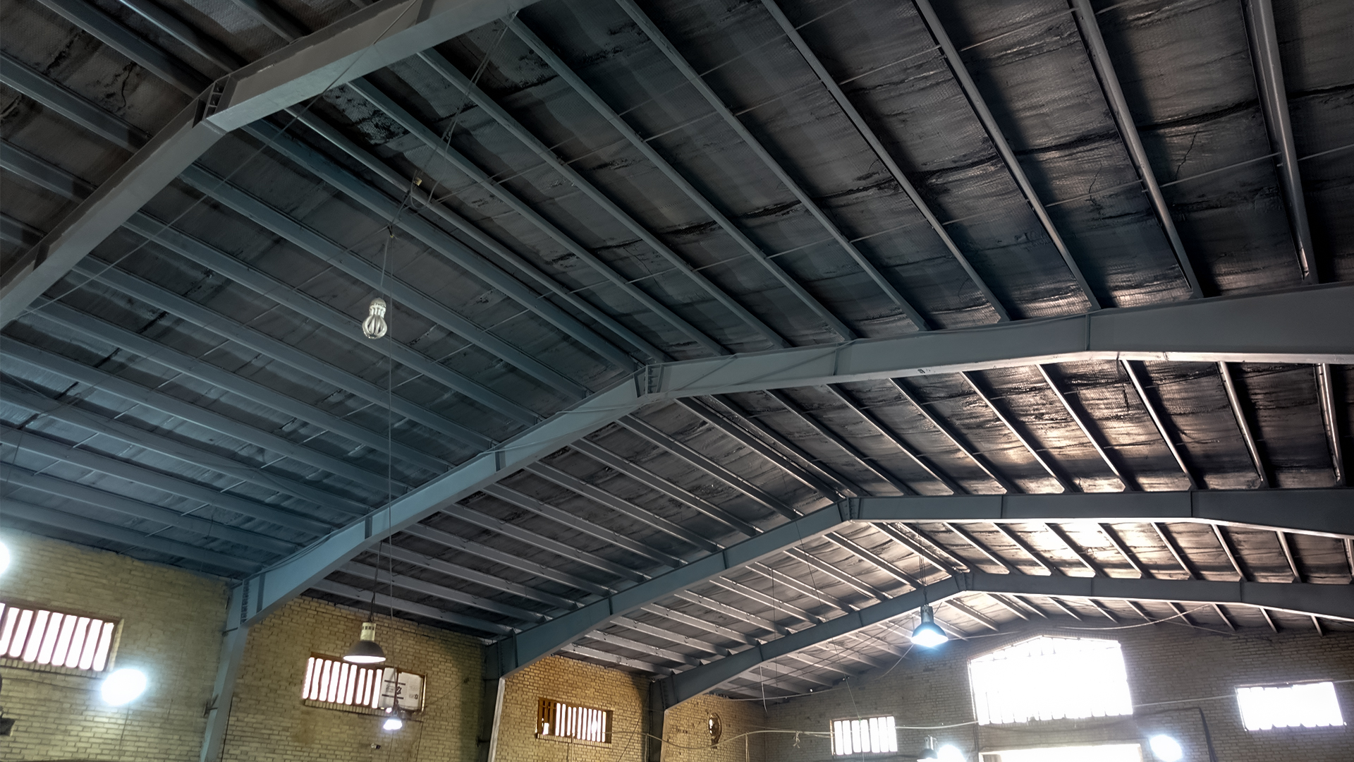 نگهداری و ترمیم رنگ‌ آمیزی سوله